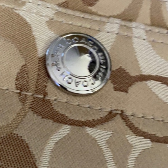 NWOT COACH WRISTLET - Picture 3 of 8